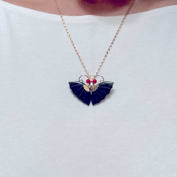 Vintage Jade Butterfly Pin/Pendant - Picture 5 of 6